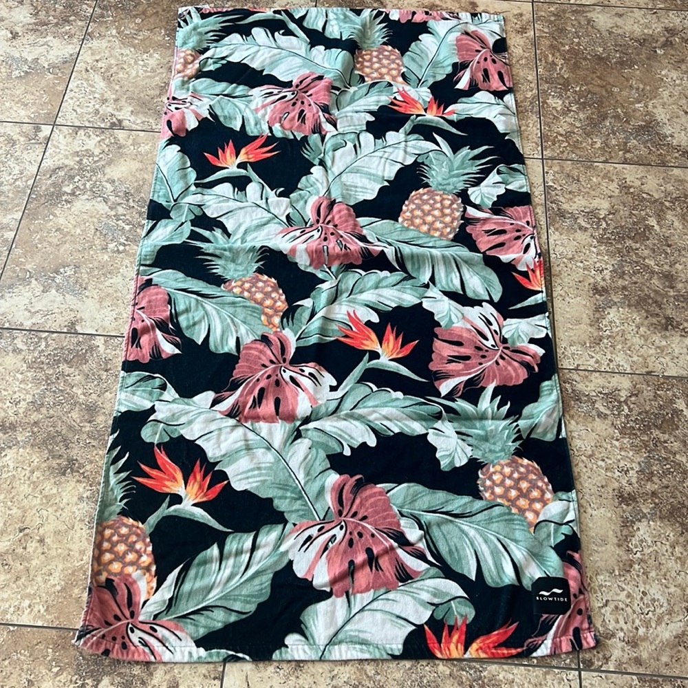 Slowtide “Makai” Beach Towel